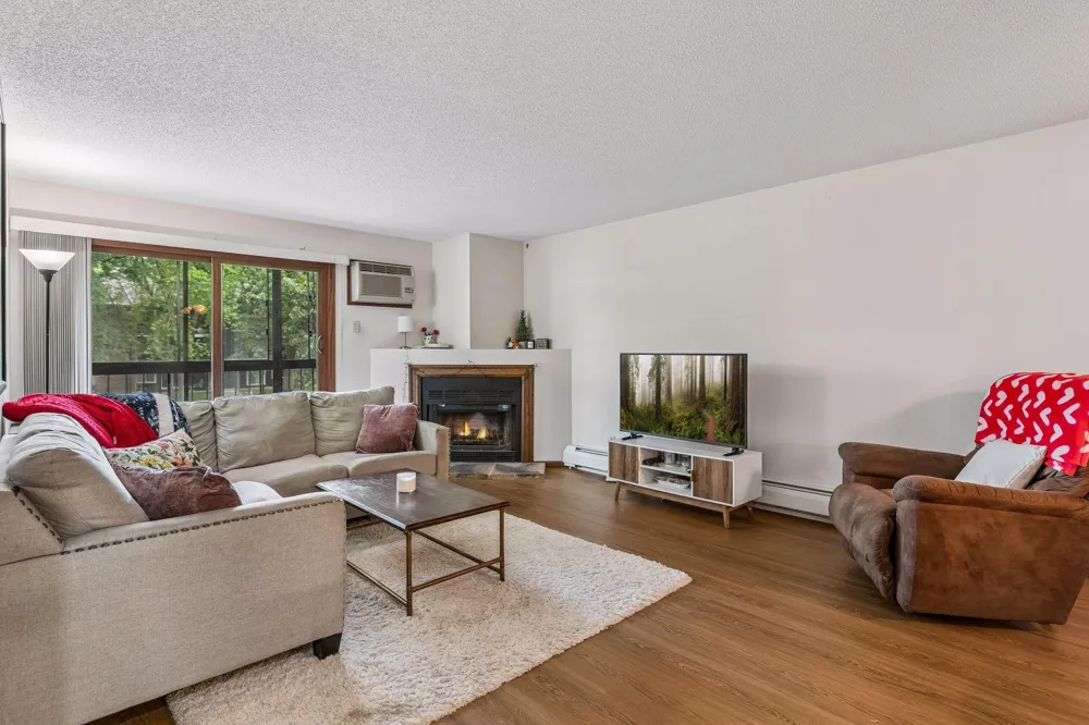 3850 Plymouth Boulevard #205 Plymouth, MN 55446