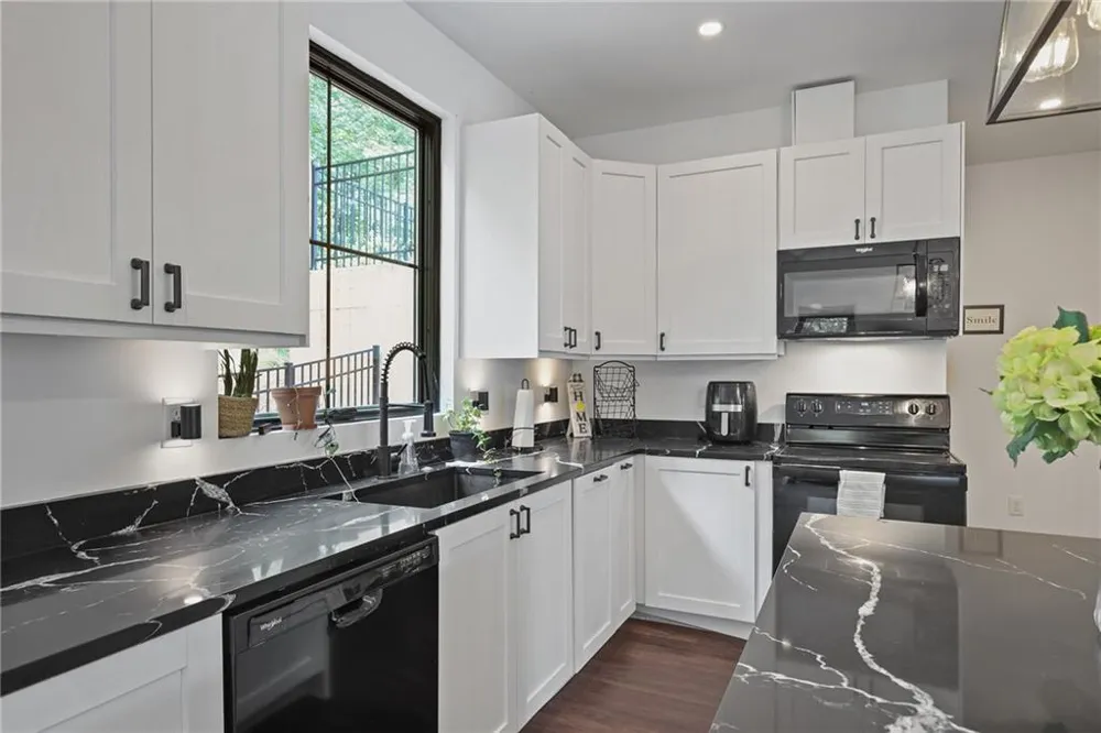 277 Mountain View Ridge NW Marietta, GA 30064