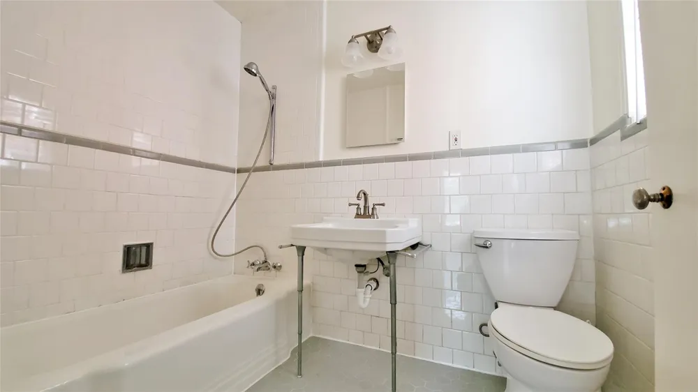 2018 Mcclendon Street Houston, TX 77030