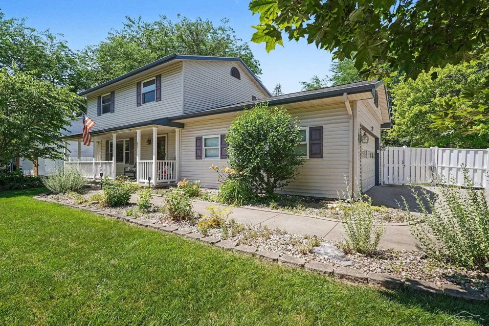 831 Mayflower Drive Saginaw Charter Township, MI 48638