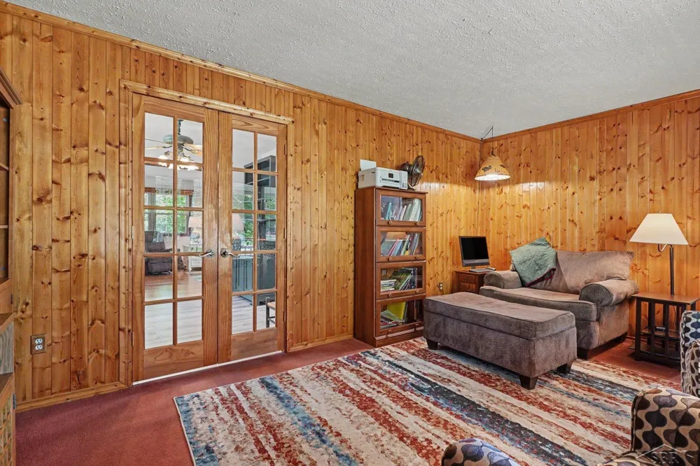 831 Mayflower Drive Saginaw Charter Township, MI 48638