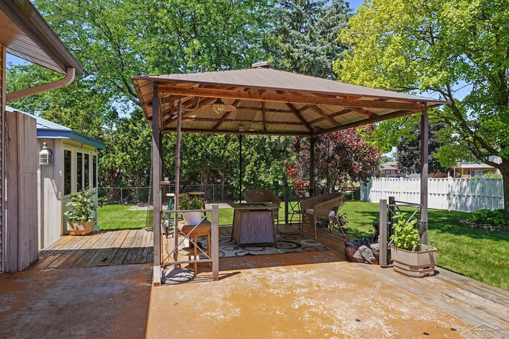 831 Mayflower Drive Saginaw Charter Township, MI 48638