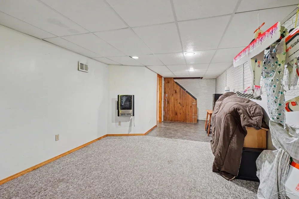 831 Mayflower Drive Saginaw Charter Township, MI 48638