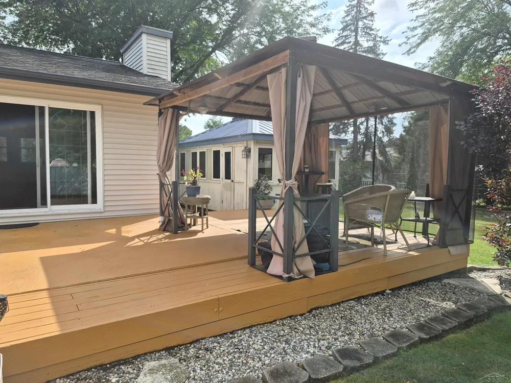 831 Mayflower Drive Saginaw Charter Township, MI 48638