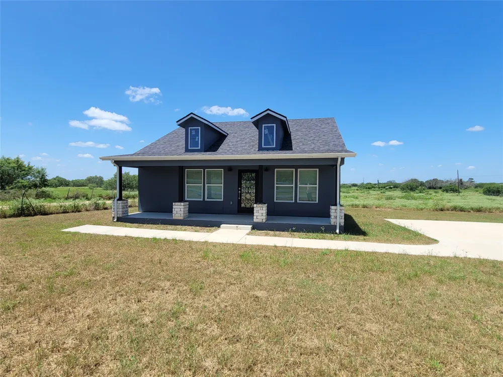 577 County Road 422 A Road Stockdale, TX 78160