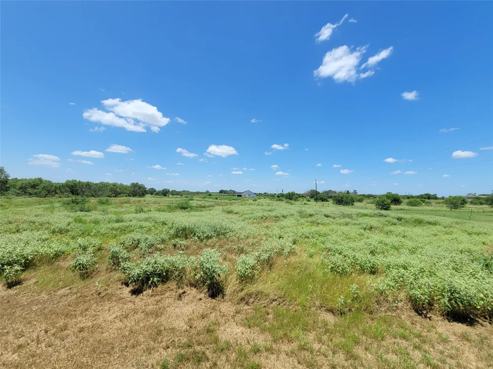 577 County Road 422 A Road Stockdale, TX 78160