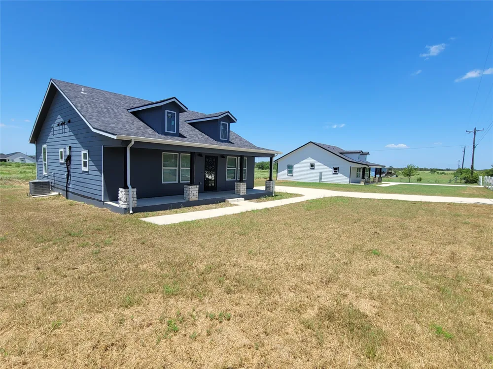 577 County Road 422 A Road Stockdale, TX 78160