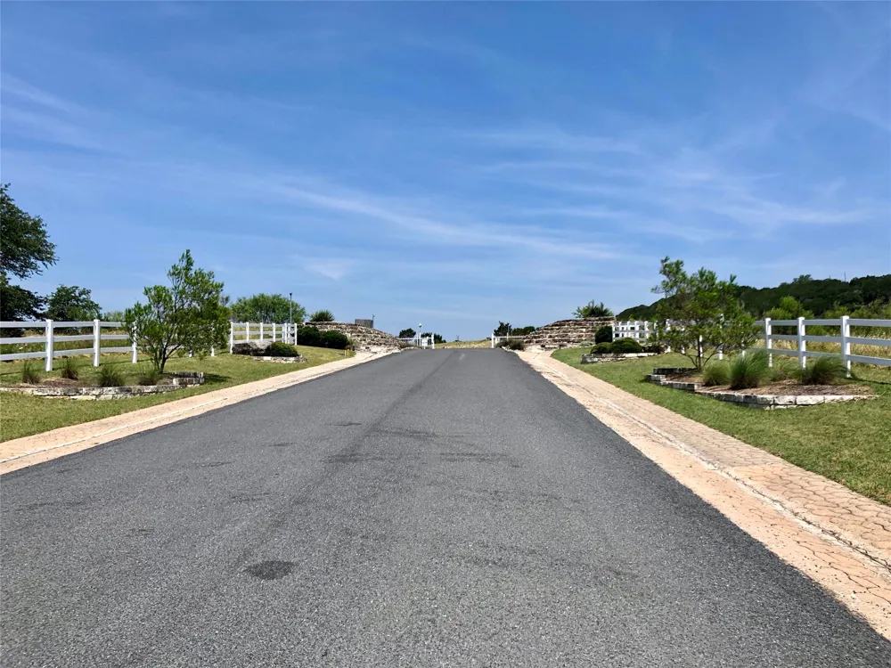 176 Suncrest Trail Bertram, TX 78605