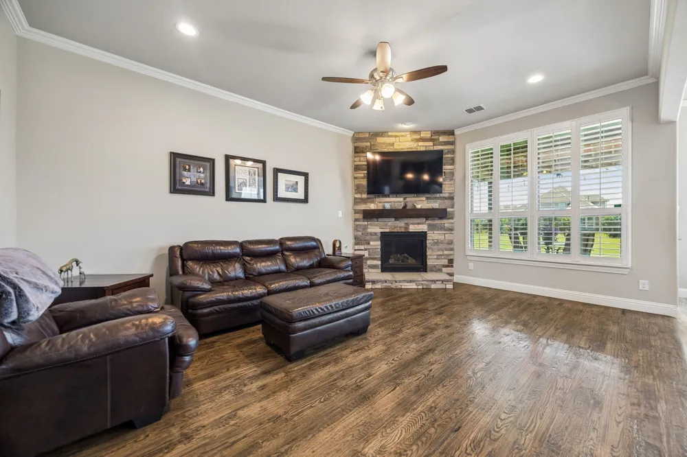 1116 Macgregor Lane Gunter, TX 75058
