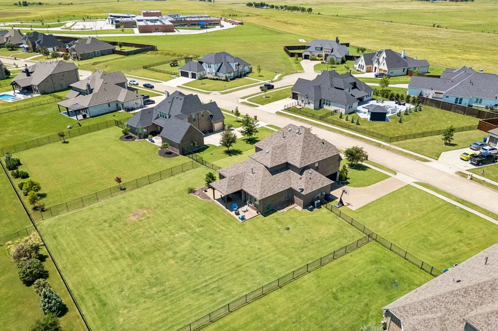 1116 Macgregor Lane Gunter, TX 75058