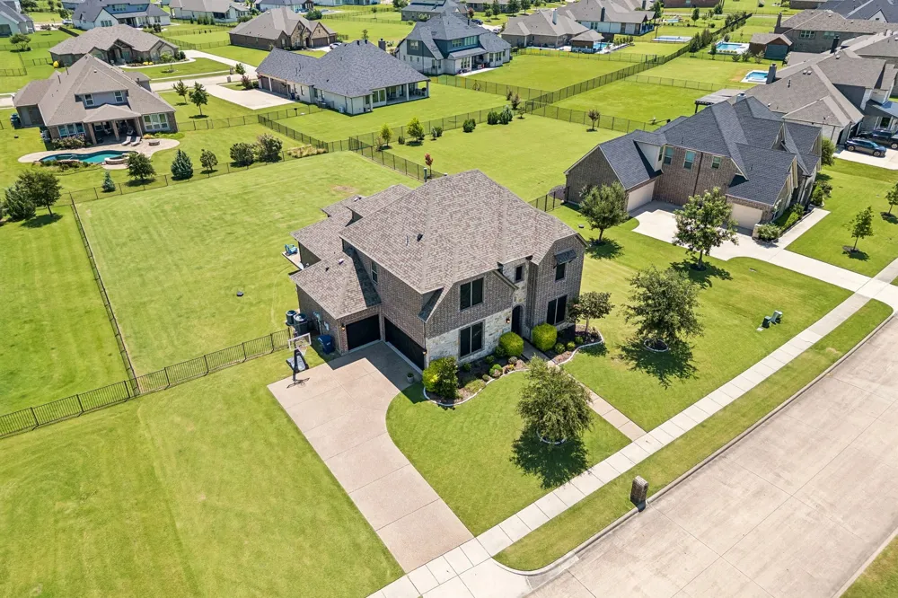 1116 Macgregor Lane Gunter, TX 75058