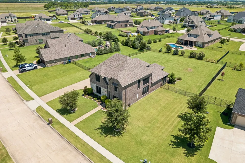 1116 Macgregor Lane Gunter, TX 75058