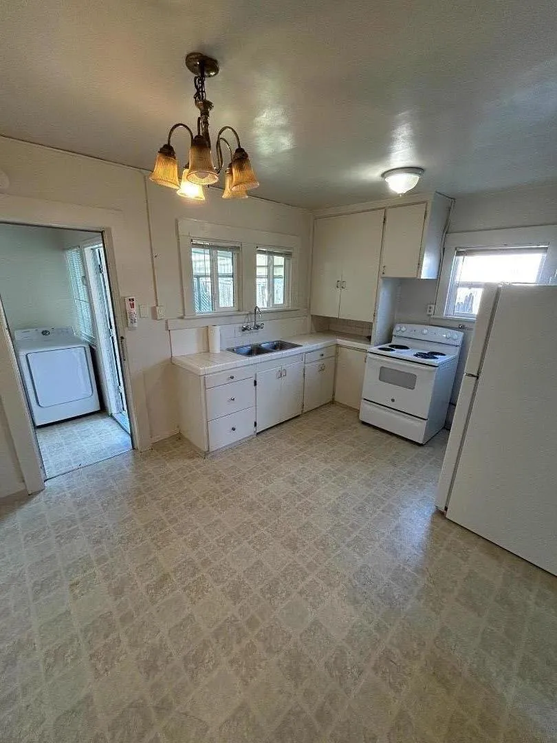 612 Central Avenue Salinas, CA 93901