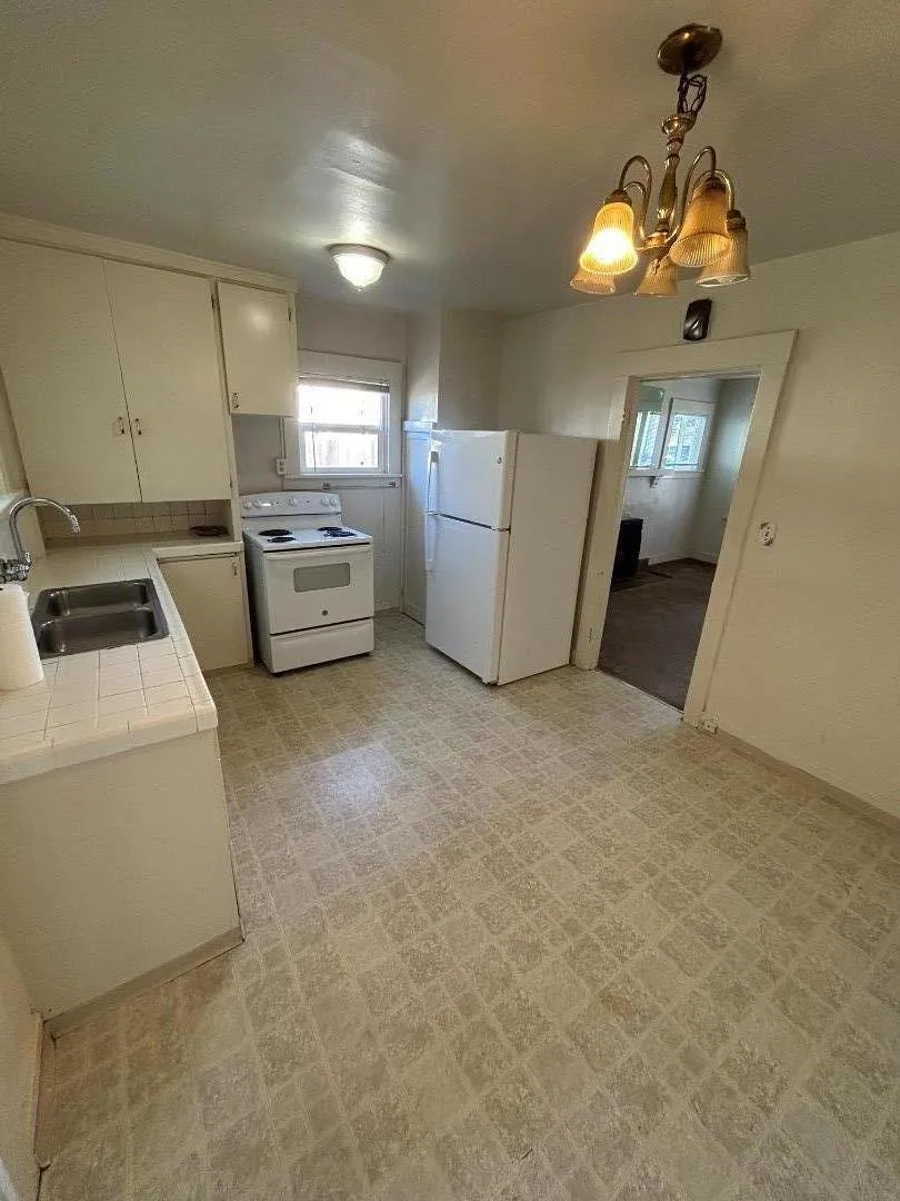 612 Central Avenue Salinas, CA 93901