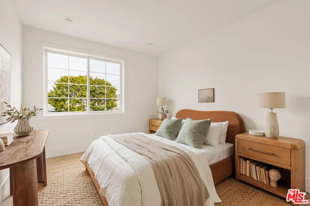 1827 9th Street Manhattan Beach, CA 90266