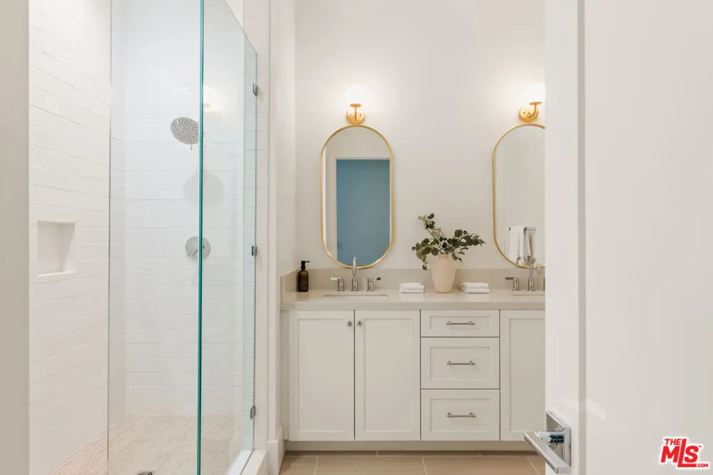 1827 9th Street Manhattan Beach, CA 90266