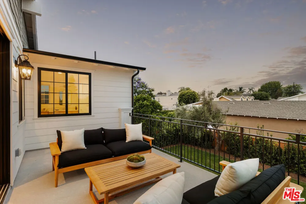 1827 9th Street Manhattan Beach, CA 90266