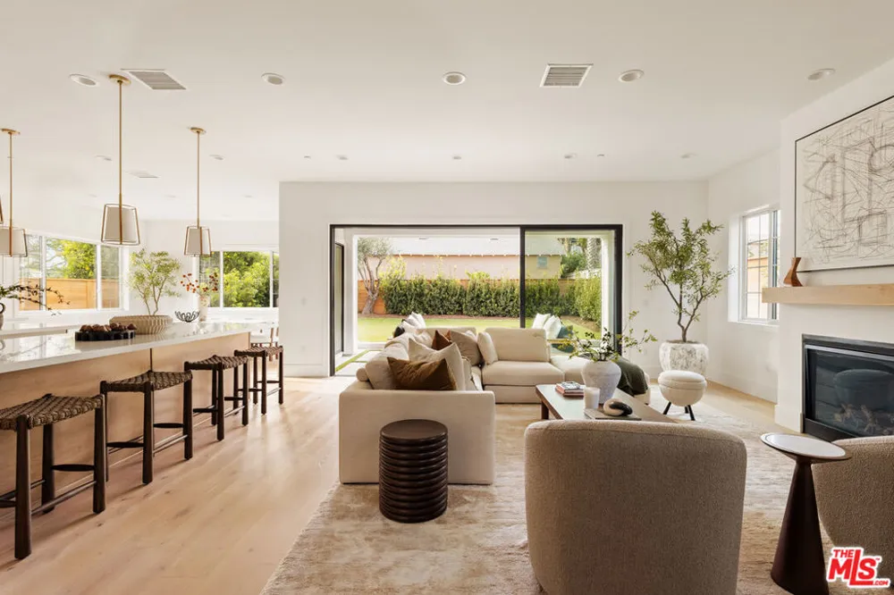 1827 9th Street Manhattan Beach, CA 90266