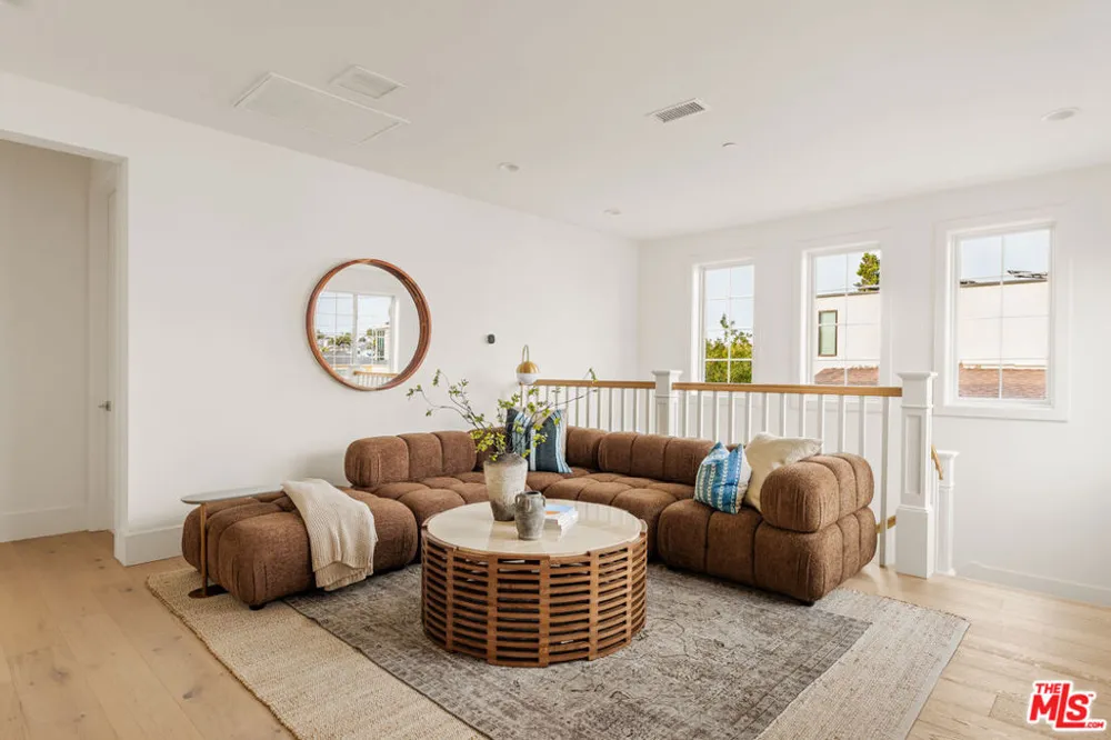 1827 9th Street Manhattan Beach, CA 90266