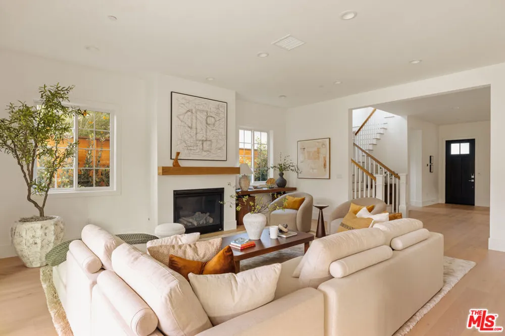 1827 9th Street Manhattan Beach, CA 90266