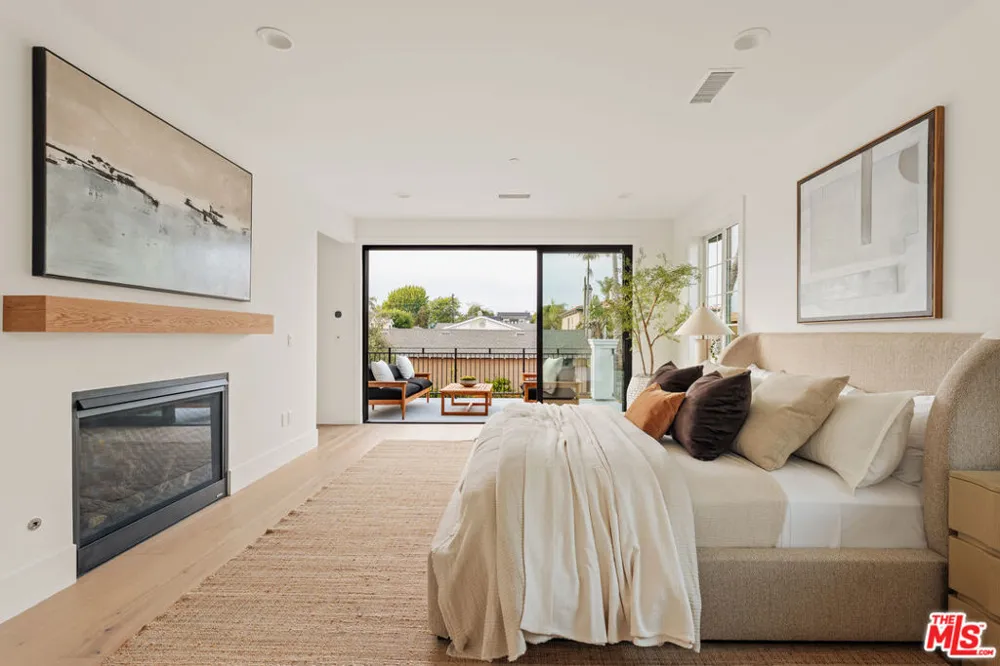 1827 9th Street Manhattan Beach, CA 90266