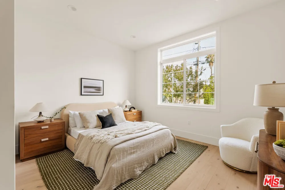 1827 9th Street Manhattan Beach, CA 90266
