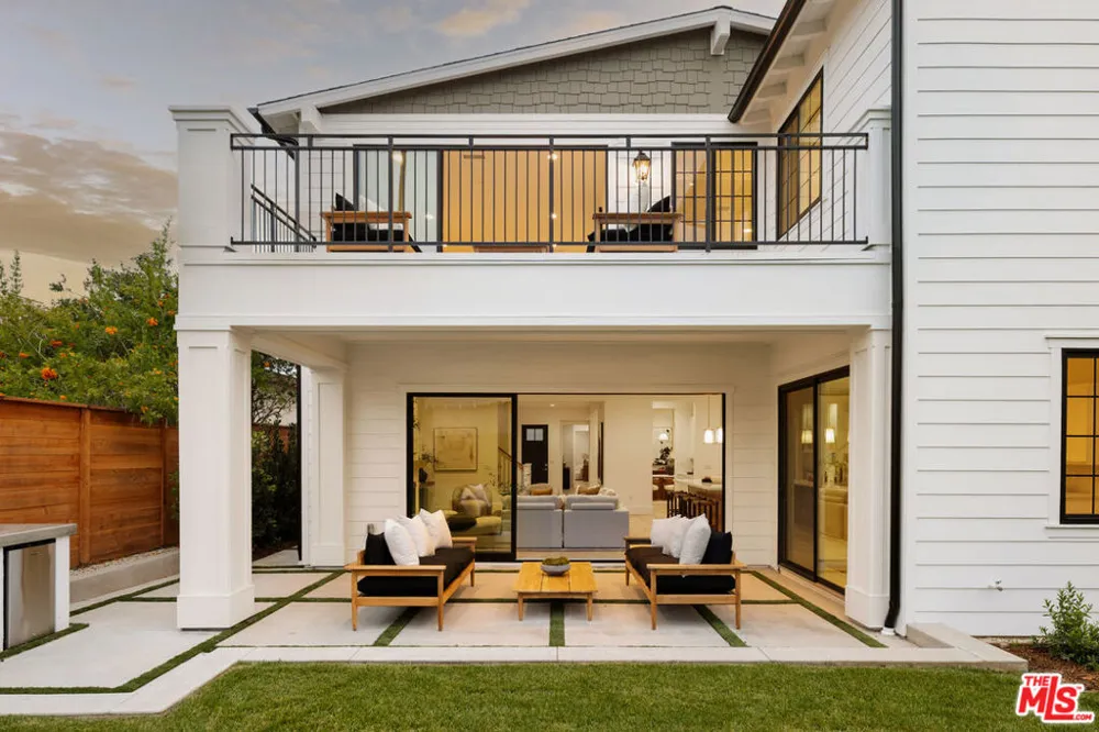 1827 9th Street Manhattan Beach, CA 90266