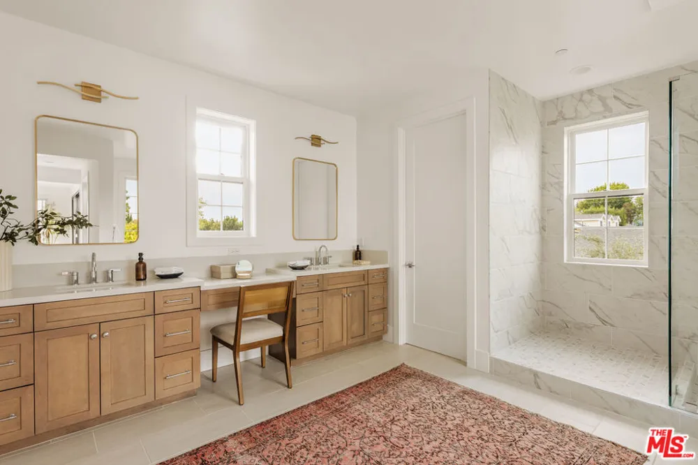 1827 9th Street Manhattan Beach, CA 90266