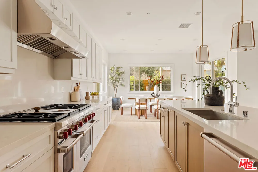 1827 9th Street Manhattan Beach, CA 90266