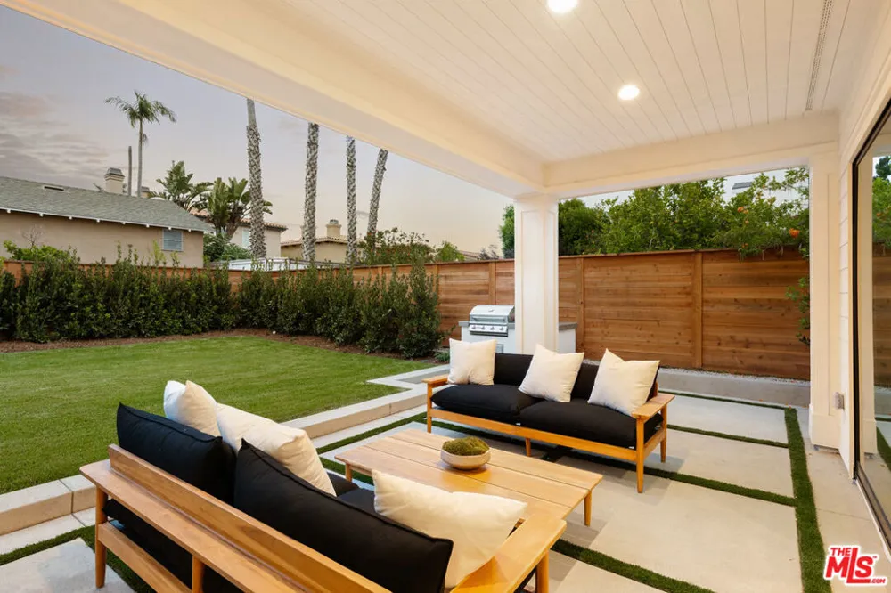 1827 9th Street Manhattan Beach, CA 90266