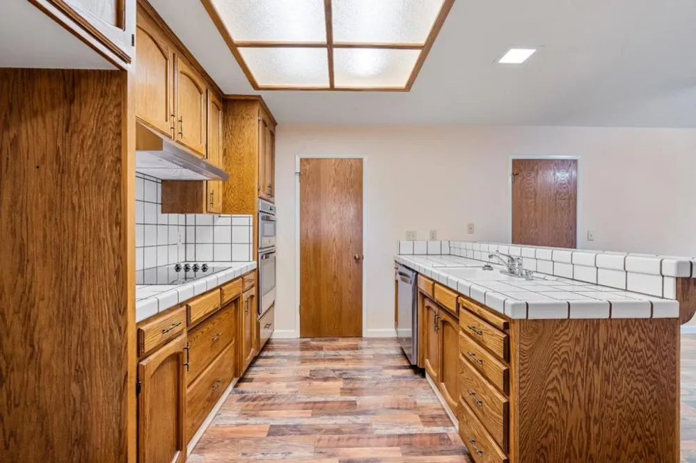 729 Helen Drive Hollister, CA 95023