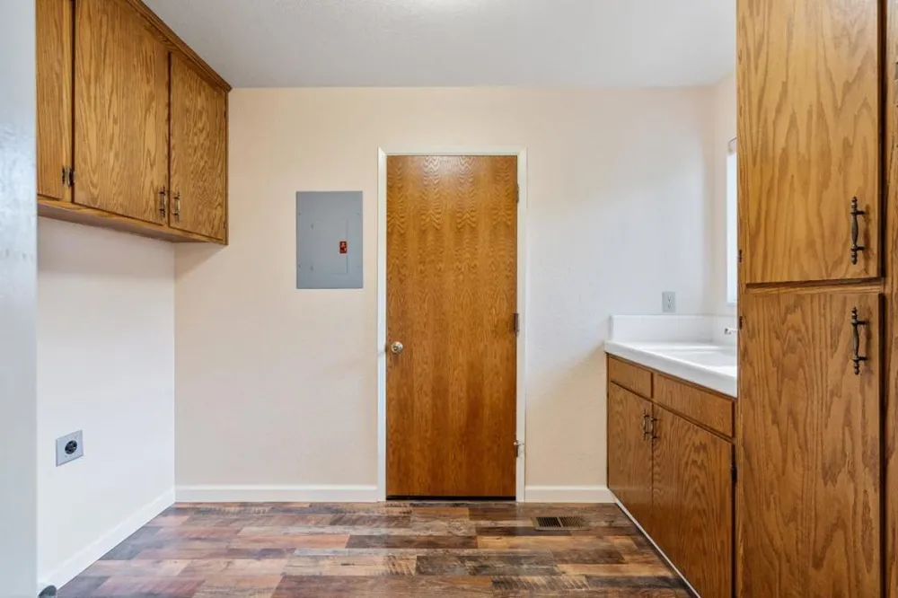 729 Helen Drive Hollister, CA 95023