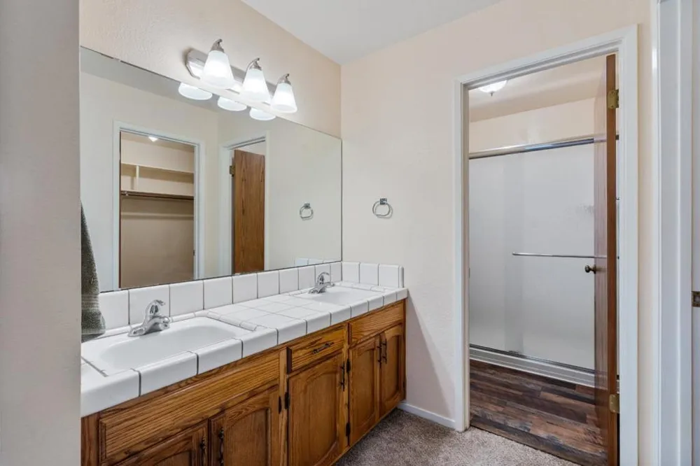 729 Helen Drive Hollister, CA 95023