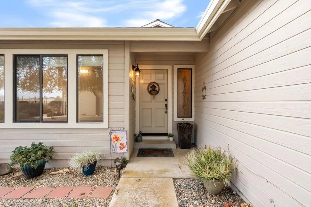 729 Helen Drive Hollister, CA 95023