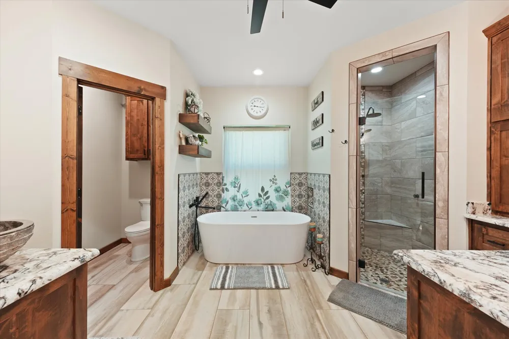 9861 Fm-66 Maypearl, TX 76064