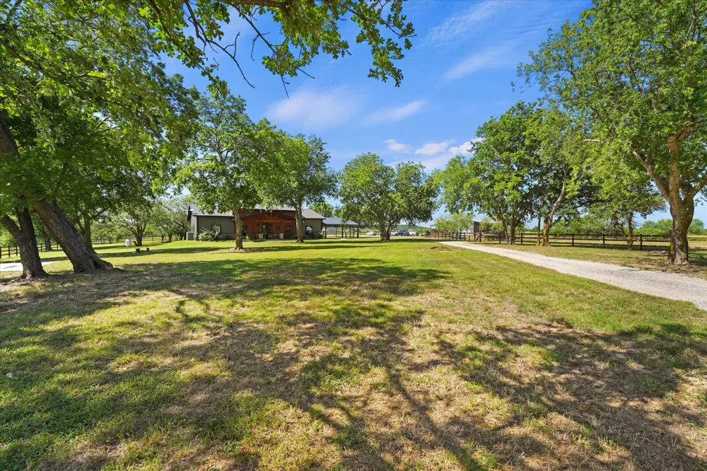 9861 Fm-66 Maypearl, TX 76064