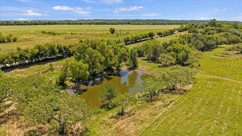 9861 Fm-66 Maypearl, TX 76064