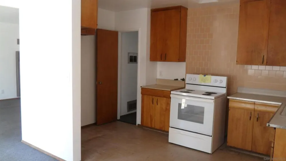 945 E J St. Chula Vista, CA 91910