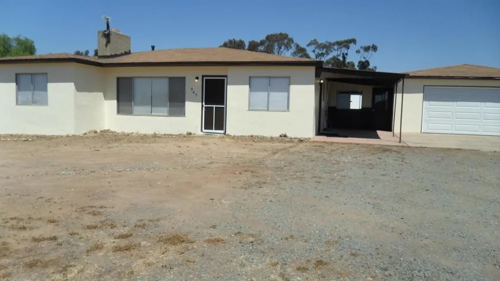 945 E J St. Chula Vista, CA 91910