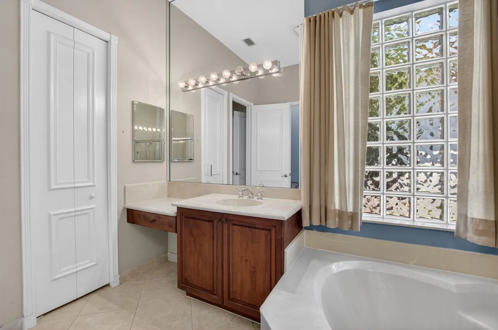 6959 Imperial Beach Circle Delray Beach, FL 33446