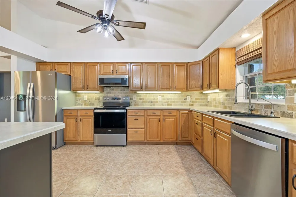 7764 14th Pl La Belle, FL 33935