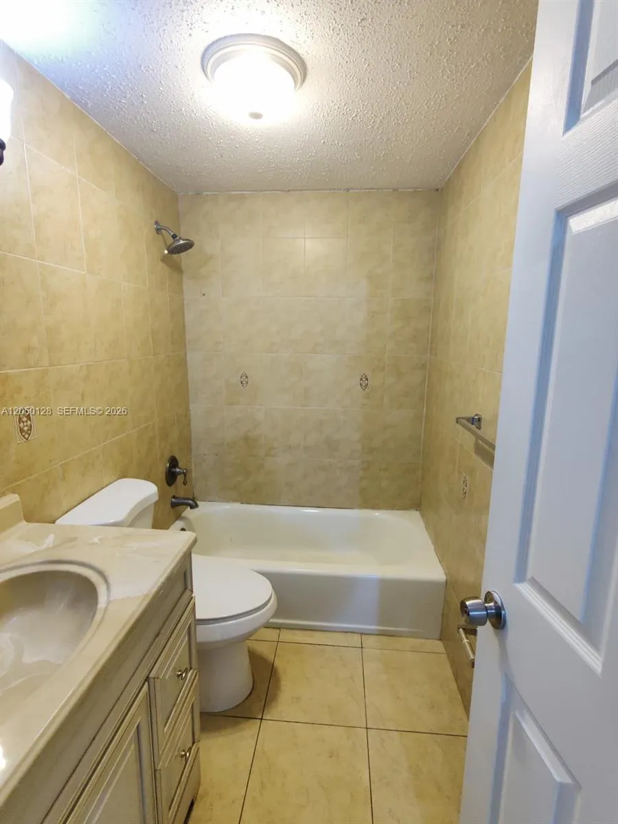 5705 W 20th Ave #215 Hialeah, FL 33012