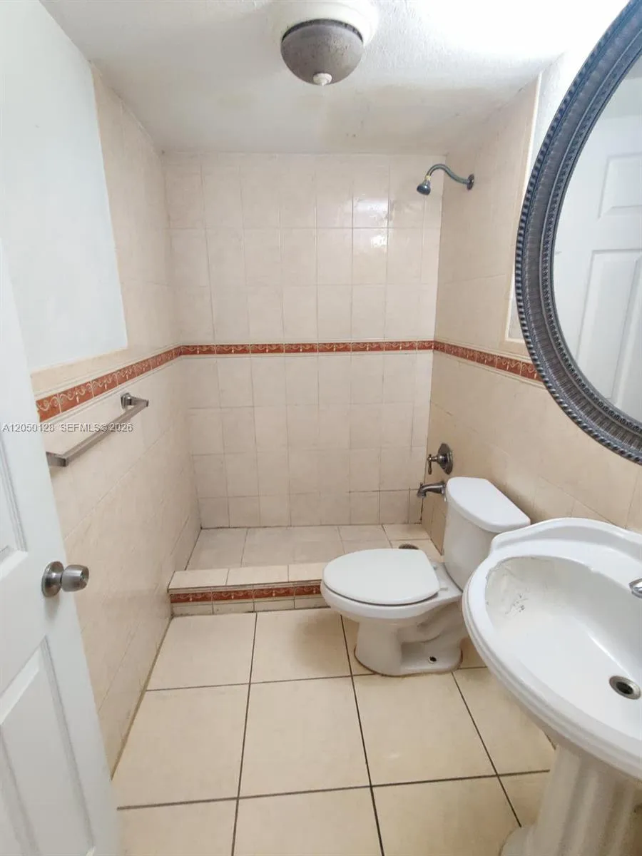 5705 W 20th Ave #215 Hialeah, FL 33012