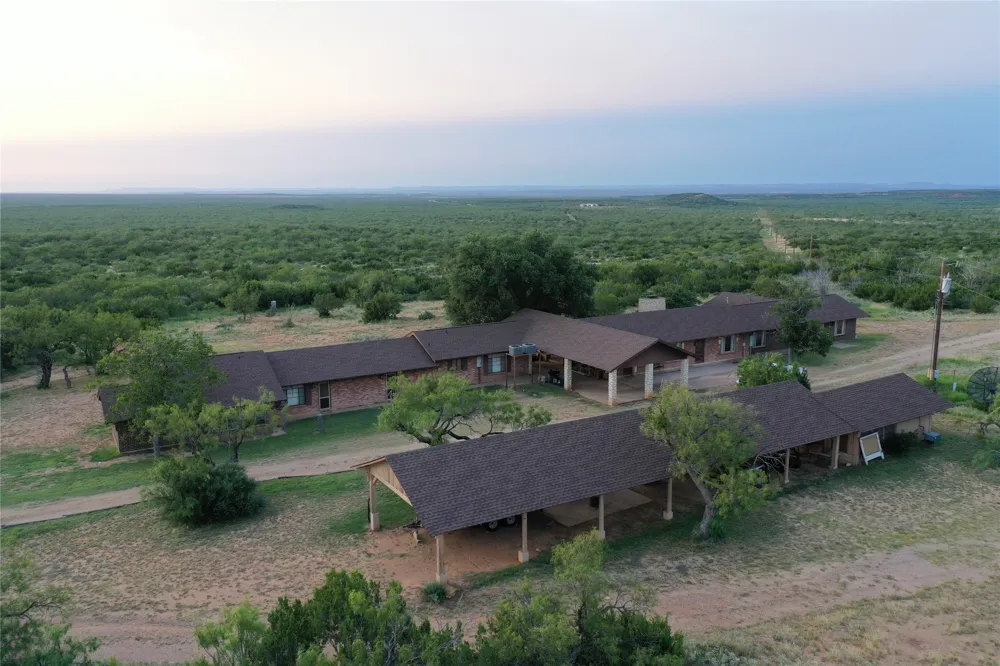 144000 TX Hwy 208 Robert Lee, TX 76945