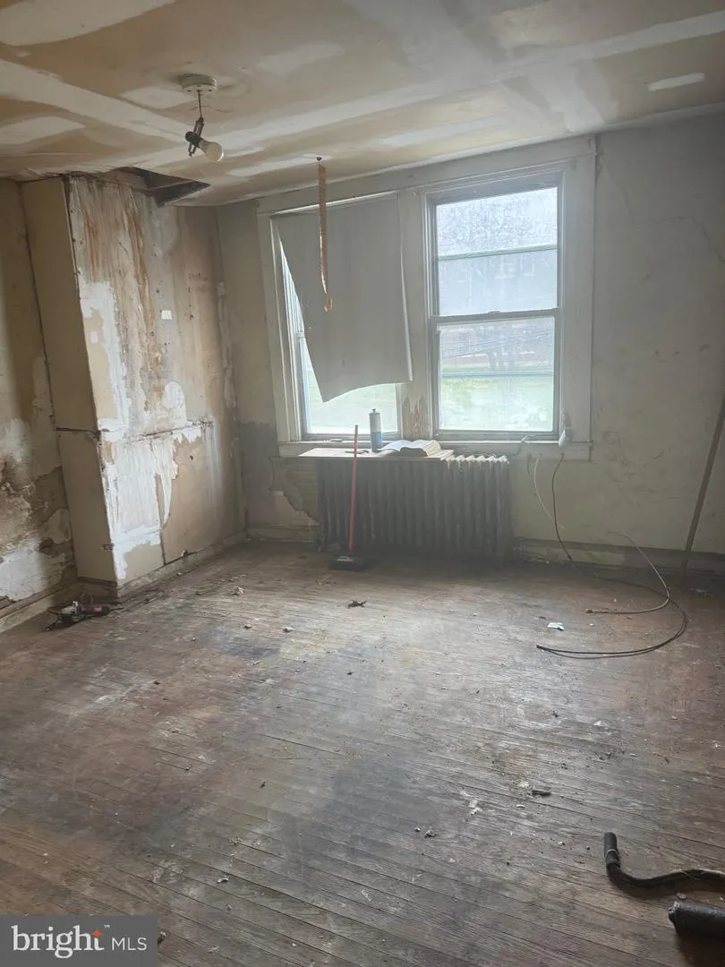 5024 OGONTZ AVENUE Philadelphia, PA 19141
