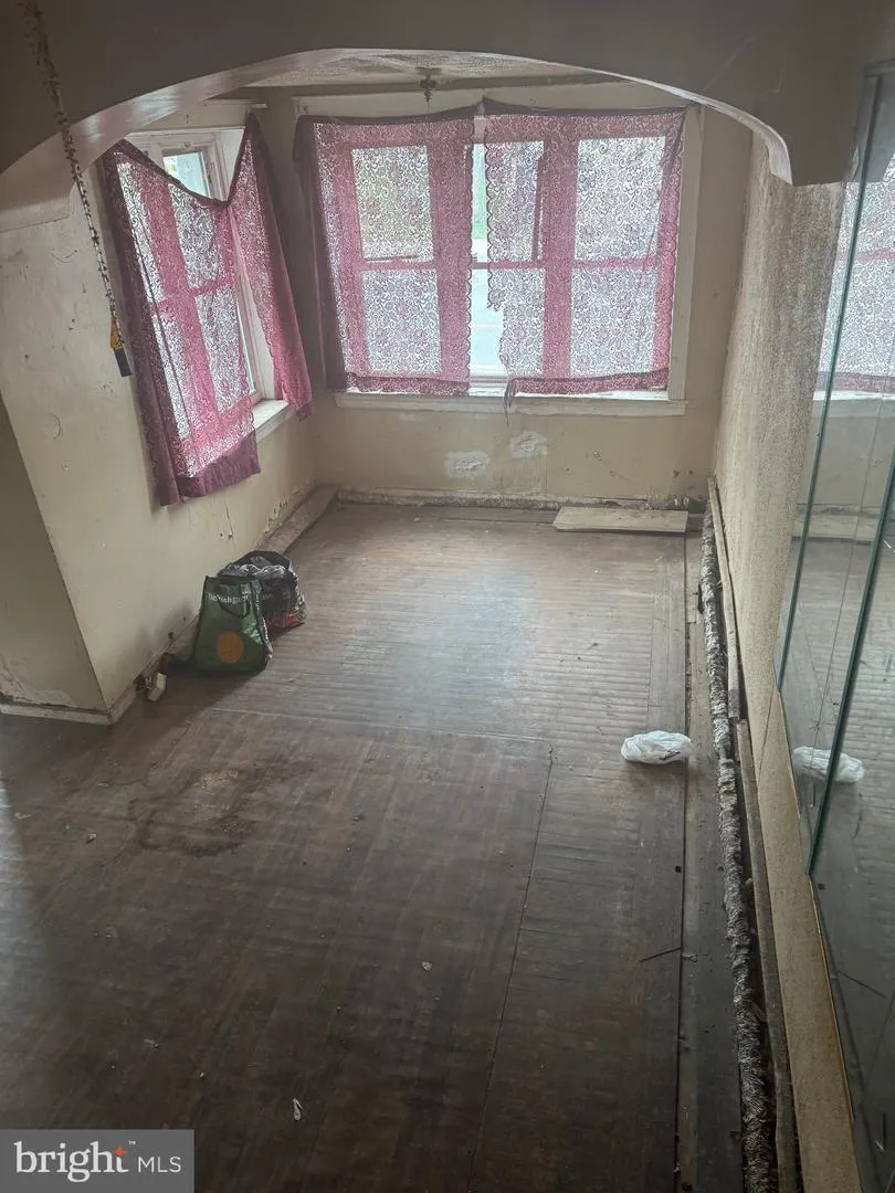 5024 OGONTZ AVENUE Philadelphia, PA 19141