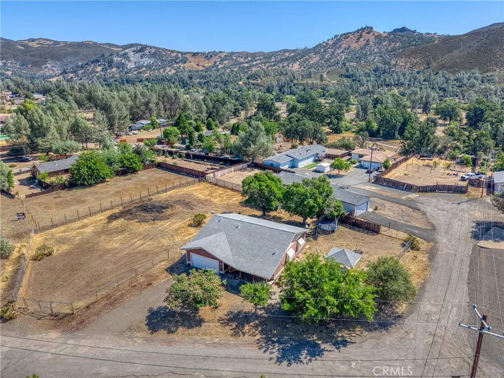 17002 Acacia Clearlake Oaks, CA 95423