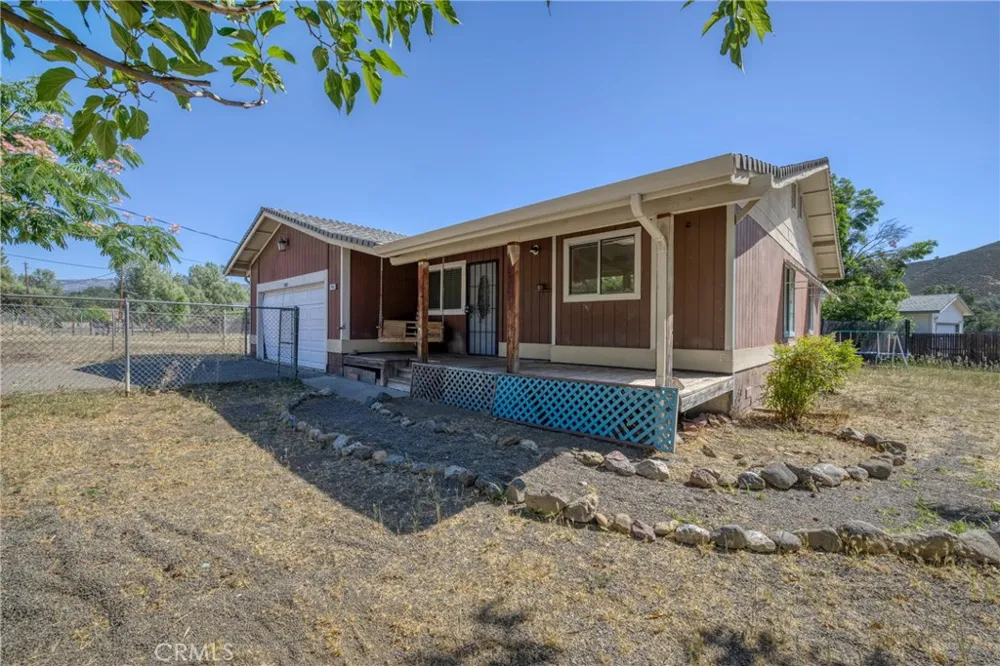 17002 Acacia Clearlake Oaks, CA 95423