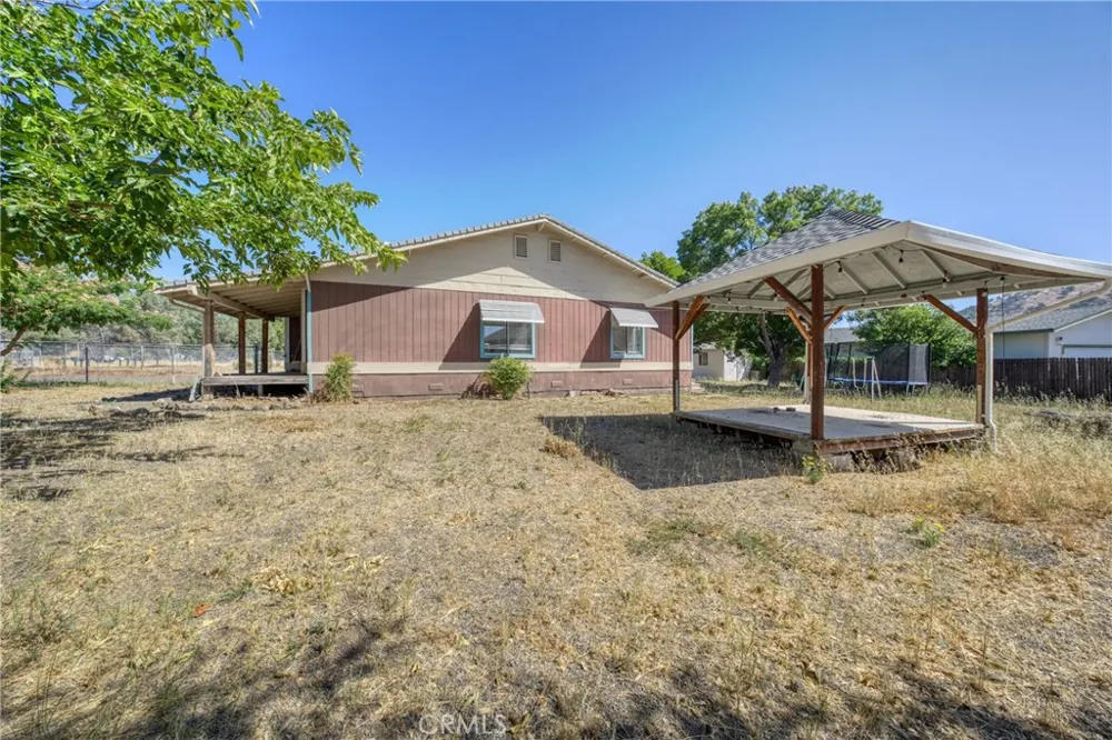 17002 Acacia Clearlake Oaks, CA 95423