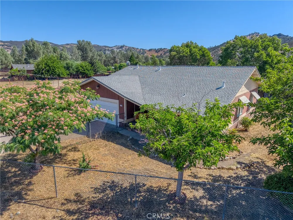 17002 Acacia Clearlake Oaks, CA 95423